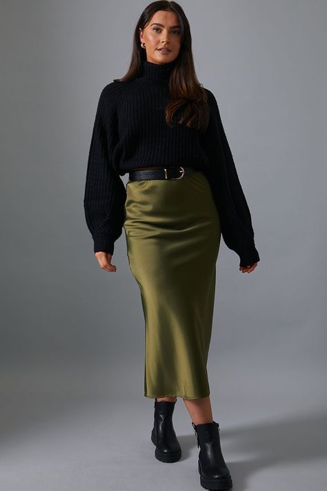 Satin Skirt Outfit Winter, Satin Midi Skirt Outfit, Winter Midi Skirt, Midi Skirt Office, Formal Midi Skirt, Midi Skirt Outfit Winter, Skirt Office Wear, Midi Satin Skirt, Midi Skirt Winter