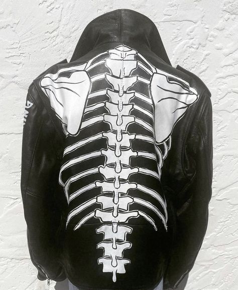 Hand painted skeleton leather jacket. Skeleton Denim Jacket, Skeleton Leather Jacket, Black Lether Jacket, Skeleton Masks, Skeleton Clothing, 90’s Punk, Skeleton Jacket, Painted Skeleton, Jacket Painting