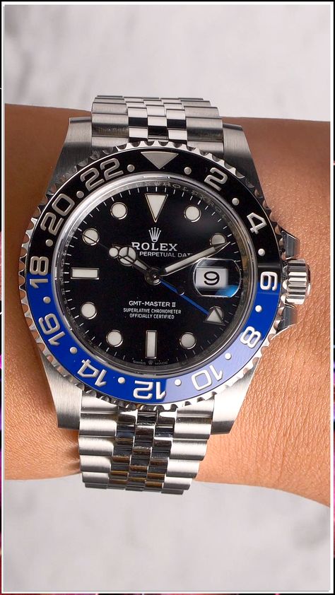 Looking for a high-quality diamond watch? Look no further than Rolex! These watches are made with the best materials and craftsmanship, and are sure to make a statement. Rolex Diamond Watch, Rolex Datejust Men, Rolex Batman, Stylish Watches Men, Rolex Milgauss, Rolex Diamond, Used Rolex, Rolex Cellini, Diamond Watches For Men