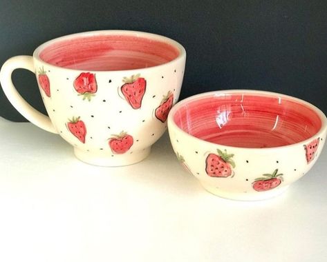 Red And White Aesthetic, Ceramic Cafe, Diy Pottery Painting, Cerámica Ideas, Pretty Mugs, Pottery Painting Designs, Keramik Design, Pottery Crafts, Ceramics Pottery Art