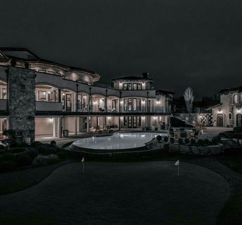 Dark Mansion Aesthetic, Mafia Mansion, Mafia House Aesthetic, Black Mansion, Dark Mansion, Mansion Aesthetic, Big Mansions, Mansion Exterior, Luxury Houses Mansions