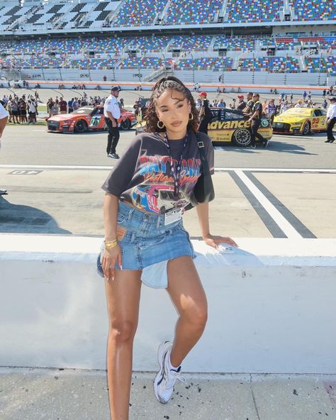 Symphani Soto, Nascar Outfit, Casual Athleisure Outfits, Race Outfit, Chicago Outfit, Race Day Outfits, Nascar Race, Casual Day Outfits, Gameday Outfit