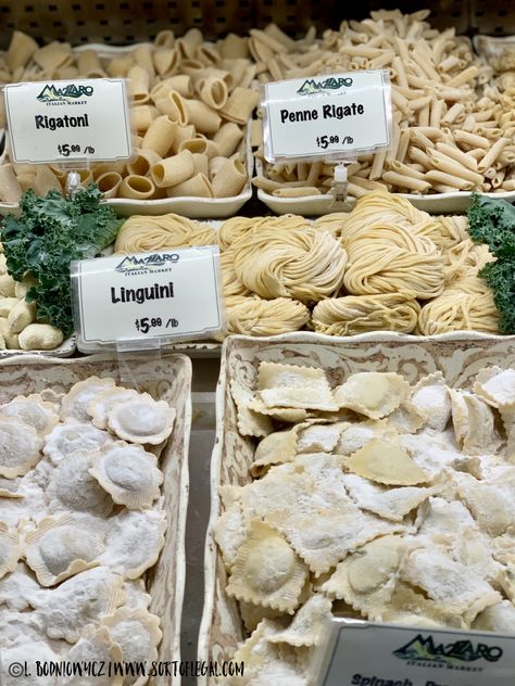 Italian Market Aesthetic, Italian Bakery Aesthetic, Italian Farmers Market, Italian Food Truck, Pasta Market, Italy Market, Italian Shopping, Italian Food Pasta, Italian Shop