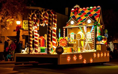 Gingerbread Christmas Parade Float, Gingerbread House Christmas Float, Gingerbread Parade Float, Gingerbread House Float Ideas, Christmas Trailer Float Ideas, Christmas Float Ideas Parade, Candyland Float Parade, Christmas Floats Parade Ideas Easy, Christmas Parade Float Ideas Diy