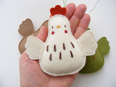 PDF Felt Sewing Pattern Pear Hen Ornaments Felt Ornament | Etsy Felt Ornament Fabric Templates, Felt Chicken Pattern, Easy Felt Christmas Ornaments, Felt Ornaments Patterns Templates, Easter Felt Decorations, Felt Crafts Patterns Templates, Felt Stuffed Animals, Diy Felt Crafts, Felt Sewing