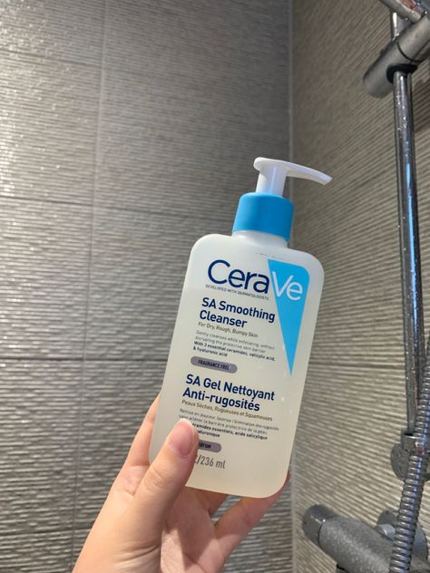 The perfect cleanser for exfoliation for dry, rough and bumpy skin Cerave Sa Smoothing Cleanser, Beauty Checklist, Rough And Bumpy Skin, Rough Bumpy Skin, Body Tips, Rough Hands, Keratosis Pilaris, Bumpy Skin, Hydrating Cleanser