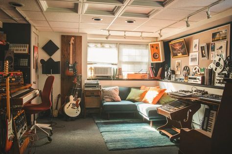 Music Room Design, Home Studio Ideas, Home Music Rooms, Guitar Room, Home Studio Setup, Music Room Decor, Music Studio Room, Sunny Morning, Make Music