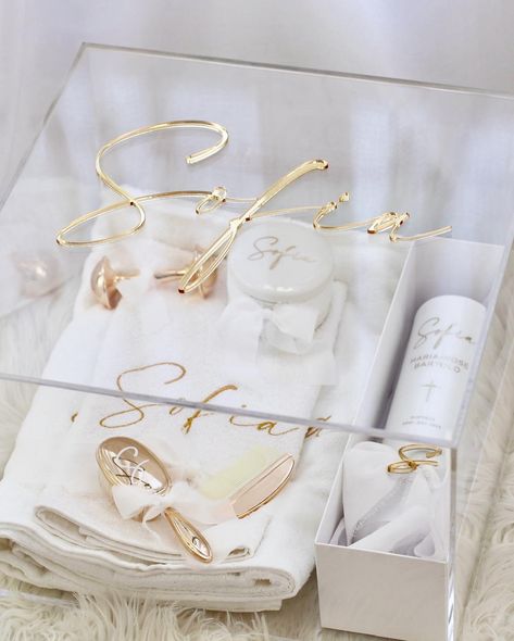 Luxe Catholic Package with acrylic name ✨ If you want to gift a package that will wow your godchild and their parents, this is the one! ☝🏻 Shipping Australia Wide 🇦🇺 Baptismal Party, Orthodox Candles, Catholic Candles, Christening Ideas, Pink Jewelry Box, Christening Favors, Baptism Candle, White Jewelry Box, Baby Baptism