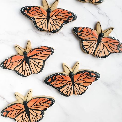 Butterfly Cookies, Beach Towel Set, Sugar Cookie Designs, Pretty Cookies, Flower Cookies, Cooking Art, Night Owl, Icing Cookies, Royal Icing Cookies