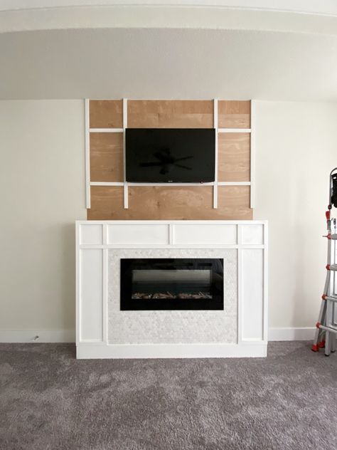 Fake Fireplaces, Diy Electric Fireplace, Diy Fireplace Mantle, Basement Paint, Wood Mantle Fireplace, Electric Fireplace Mantle, Fireplace Diy, Basement Fireplace, Built In Electric Fireplace