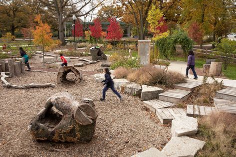 Dan Ryan Woods Preserve Treehouse and Nature Play Garden Nature Playground Design, Natural Outdoor Playground, Outdoor Playscapes, Child Friendly Garden, Nature Playground, Cool Playgrounds, Play Park, Urban Playground, Outdoor Gathering Space