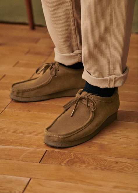 Clarks - Wallabee Loafers - Cola - Leather - Sézane Clarks Wallabees Men, Clark Loafers, Guys Fashion Casual, Clarks Wallabees, Slip On Dress Shoes, Suede Fabric, Fall Looks, Shoes Trainers, Soft Suede