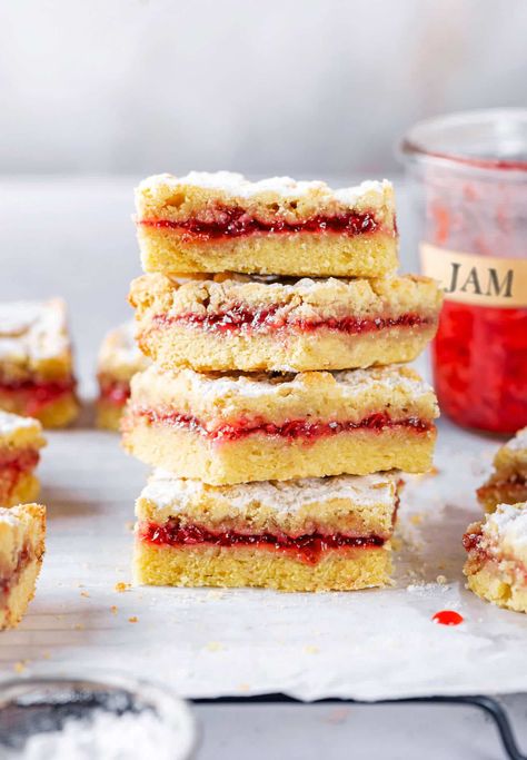 Jam Crumble Bars, Strawberry Jam Bars, Easy Strawberry Jam, Jam Bars, Creative Food Ideas, Biscuit Bar, Baking Soda And Lemon, Sweet Easy, Easy Treat