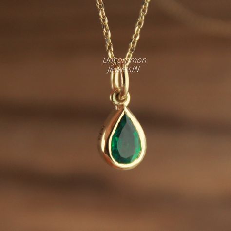 Emerald Necklace Pendant, Minimalist Jewellery, Pear Pendant, May Birthday, Jewelry Elegant, Jewelry Simple, Gold Jewelry Simple, Best Gifts For Her, Emerald Pendant