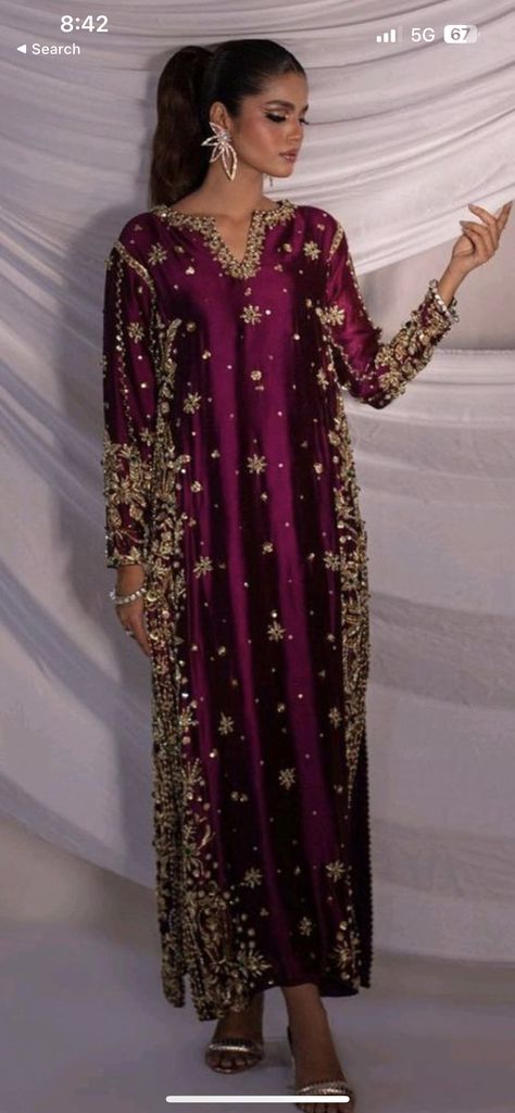 Heavy Wedding Dresses Pakistani, Fancy Velvet Dress, Pakistan Wedding Outfits, Wedding Function Dress, Velvet Fancy Dress, Baraat Outfit, Baraat Dress, Eid Post, Function Dress