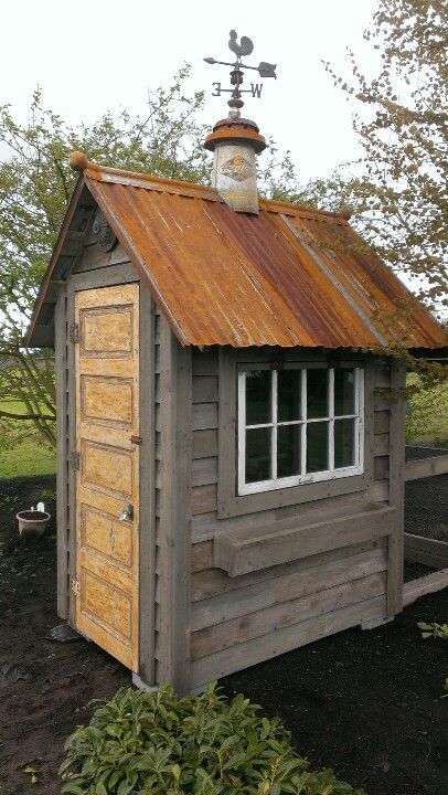 rustic chicken coops Small Shed Plans, Small Shed, Wood Shed Plans, Small Sheds, Shed Building Plans, Pump House, Building A Chicken Coop, Backyard Shed, Potting Sheds