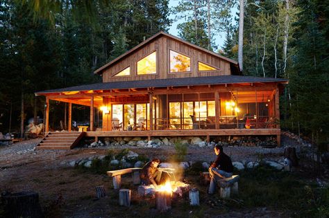 Rustic Cabin Exterior, Cabin Decks, Apartment Porch, Cabin Porch, Rustic Log Cabin, Porch House Plans, Cabin Exterior, Beautiful Cabins, Cottage Cabin