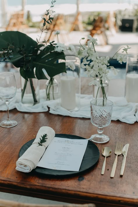 Simple Tropical Centerpieces, Akumal Mexico, Bamboo Cutlery, Palm Wedding, Tropical Greenery, Tulum Wedding, Gold Cutlery, White Napkins, Wedding 2025