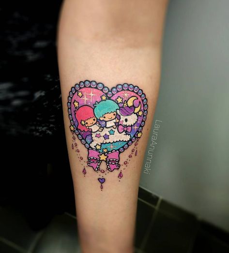 sanrio little twin stars tattoo by laura anunnaki <3 Twin Stars Tattoo, Laura Anunnaki, Kitty Tattoos, Stars Tattoo, Hello Kitty Tattoos, Kawaii Tattoo, Bff Tattoos, Fresh Tattoo, Star Tattoo