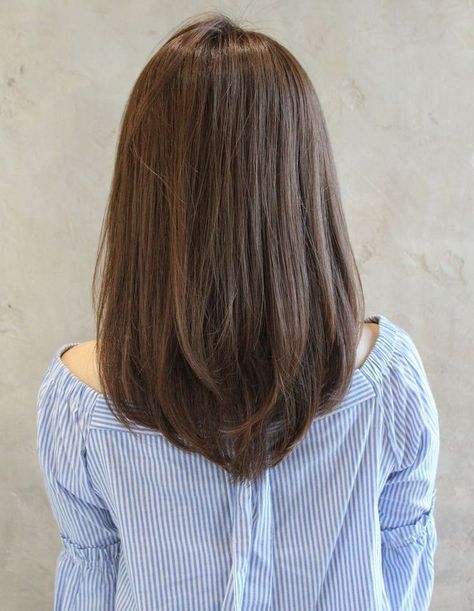 V Cut Hair, Haircuts For Medium Length Hair, Straight Hair Cuts, Fesyen Rambut, Haircuts For Medium Hair, Haircuts Straight Hair, Haircut For Thick Hair, Long Layered Hair, Medium Hair Cuts