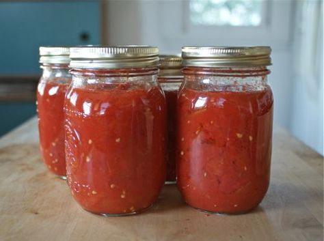 See how easy it is to "put up" or can your own jars of chopped tomatoes; they're perfect for quick meals any time of year. Homemade Tomato Paste, Ratatouille Recipe, Summer Tomato, Canning Tomatoes, Roasted Tomato, Canned Tomato Sauce, Chopped Tomatoes, Tomato Recipes, How To Can Tomatoes