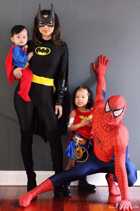 Super Hero Halloween Costumes, Superhero Family Costumes, Super Hero Halloween, Diy Superhero Costume, Superhero Dress Up, Marvel Halloween Costumes, Halloween Costumes Diy, Family Themed Halloween Costumes, Family Halloween Costume