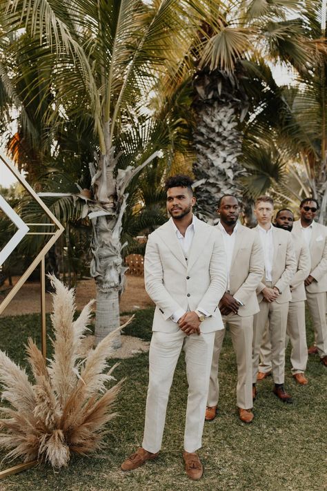 Beige Groom And Groomsmen, Tan Suit Wedding Black Man, Sand Linen Suit, Beige And Green Groomsmen Suits, Earthy Suits For Men, Groomsmen Attire Tan Champagne, Groomsmen Attire Tropical, Groomsmen Linen Suits, Groomsmen Beige Suits