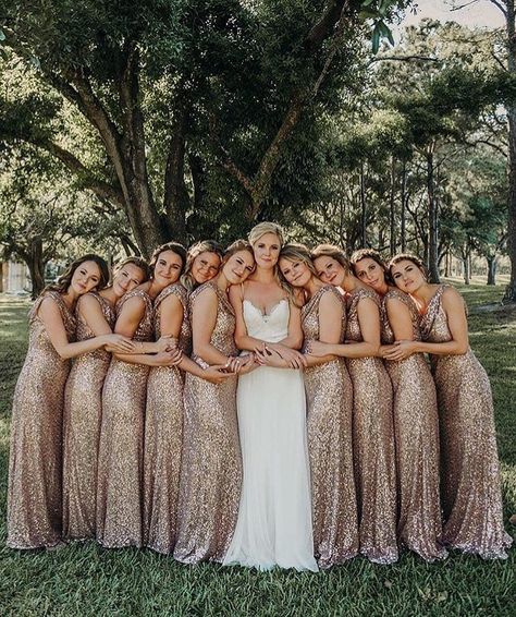 Rose Gold Bridesmaid Dress, Bridesmaid Poses, Wedding Day Bride, Bridesmaid Pictures, Bridesmaid Photoshoot, Rose Gold Bridesmaid, Wedding Portrait Poses, Bride Party, Sequin Bridesmaid