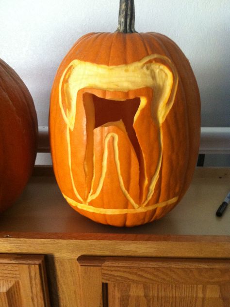 Tooth pumpkin Dental Pumpkin Carving Ideas, Dental Pumpkin Ideas, Dental Halloween Ideas, Awesome Pumpkin Carvings, Contest Ideas, Dental Jokes, Creative Pumpkin Carving, Carved Pumpkins, Pumpkin Designs