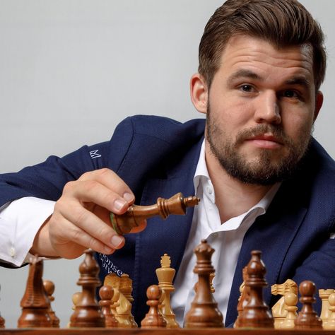 Magnus Carlsen and his former girlfriend Synne Christin Larsen have called it quits...Magnus first met Synne on the Isle of man where he was playing a tournament...Magnus changed his status from singl... #chesstournament #InternationalGrandmaster #CorusChessTournament #chessplayer #chessmaster #ChessChampion #neverforget #SynneChristinLarsen #AnatolyKarpov Magnus Carlsen Chess, Chess Play, Anatoly Karpov, Madrid Football Club, Garry Kasparov, Pakistani Art, Magnus Carlsen, Chess Master, Play Chess