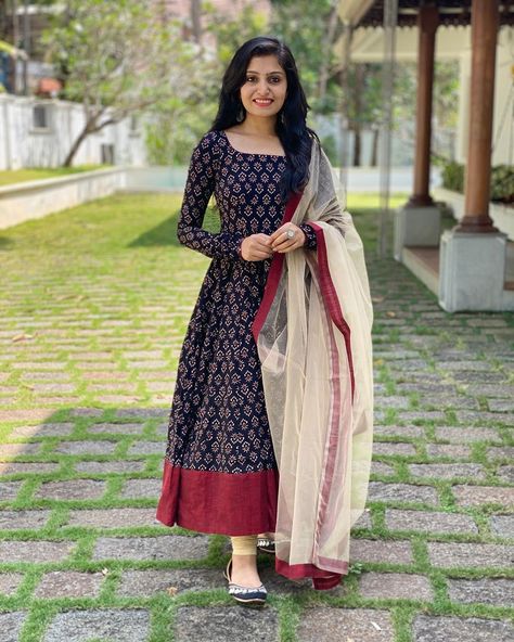 8,365 Likes, 55 Comments - Anoosha George Sunoj🌀 (@anooshageorgesunoj) on Instagram: “Cotton Anarkali’s from @styledivalabel forever my favourite 😍” Cotton Anarkali Dress, Frock Designs For Women, Cotton Dress Pattern, Simple Frock Design, Stylish Kurtis Design, Anarkali Dresses, New Kurti Designs, Long Gown Design, Cotton Anarkali