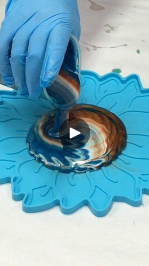 Mixed Media Resin Art, Resin Sunflower, Diy Resin Tray, Andra Day, Resin Bowl, Resin Art Supplies, Summer Energy, Diy Bowl, Diy Resin Projects