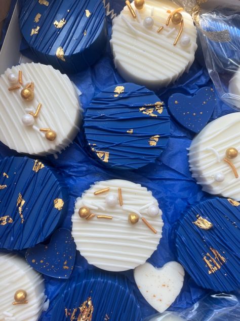 Blue And Gold Candy Buffet, Royal Blue Rice Krispie Treats, Royal Blue Macarons, Royal Blue Quince Dessert Table, Navy And Gold Cake Pops, Royal Blue And Gold Treats, Blue White And Gold Birthday Decorations, Sweet 16 Birthday Cakes Blue, Navy Blue Desserts