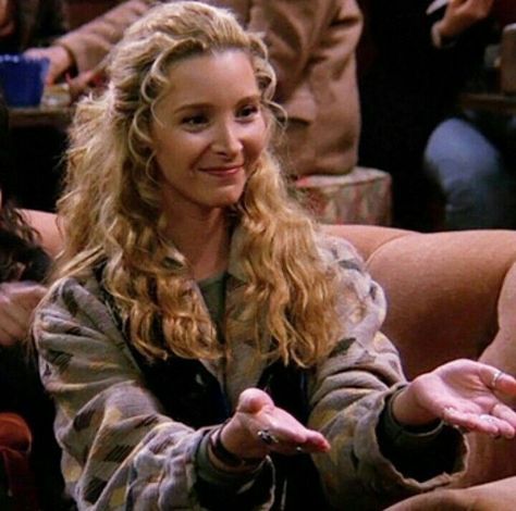 Phoebe Buffay Outfits, Friends Phoebe, 1990 Style, Matt Leblanc, Ross Geller, Friends Cast, Phoebe Buffay, Monica Geller, Friends Moments