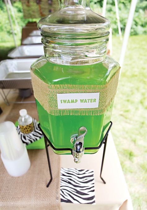 safari swamp water party drinks Safari Backyard Party, Safari Drink Station, Swamp Water Punch For Kids, Jungle Theme Drinks, Safari Punch, Green Jungle Juice, Swamp Juice, Safari Themed Party, Safari First Birthday