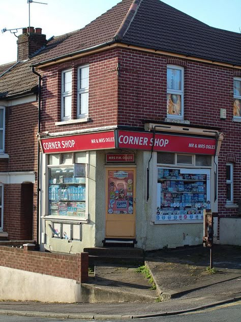 The corner shop Chatham [shared] British Council House Aesthetic, Corner Shop Aesthetic Uk, London Corner Shop, Uk Suburbs Aesthetic, Britain 2000s Aesthetic, Corner Shop Uk, Working Class Aesthetic Uk, British Council Estate, British Corner Shop