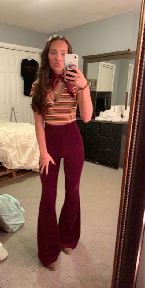 #that70sshow #jackieburkhart Jackie Halloween Costume That 70s Show, 70s Homecoming Outfit, Popular 70s Fashion, Jackie 70s Show Costume, 70s Inspired Costumes, 70s Fashion Spirit Week, 70s Inspired Outfits Party, Retro Spirit Week Outfits, That 70 Show Outfit