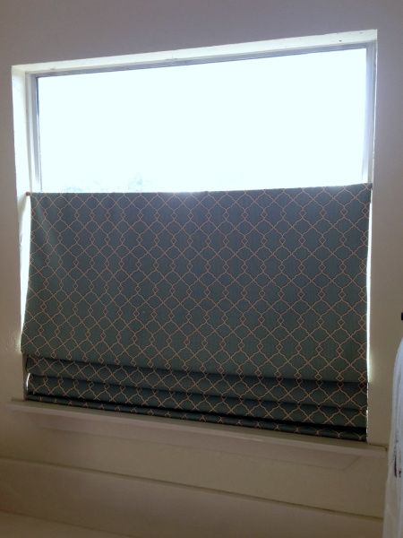 No Sew Top Down Bottom Up Shade After  3 tension rods  http://nestersnest.com/2013/09/09/no-sew-faux-diy-top-downbottom-up-shade/ Window Treatments Diy, Kitchen Window Treatments Diy, Indoor Blinds, Bathroom Window Treatments, Tension Rods, Diy Window Treatments, Modern Blinds, Living Room Blinds, Bedroom Blinds