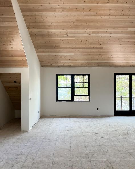 WOOD CEILING TRANSFORMATION. We had big dreams of a beautiful natural wood ceiling in the guest house but when we saw the red/orange ceiling we felt defeated. After considering our options of staining or painting we had a few samples boards made and found the perfect solution. Scroll all the way to the end for photos of the products used to achieve the lighter more natural looking wood. #woodceiling #guesthouses #vaultedceiling #naturalwood #modernrustic #rusticmodern Wooden Ceiling And Floor, Cedar Beadboard Ceiling, Rough Sawn Wood Ceiling, Natural Wood Shiplap Ceiling, Wood Ceiling And Wood Floors, Cathedral Wood Ceiling, Natural Pine Ceiling, Cedar Ceiling Bedroom, Pine Ceiling Stain Color