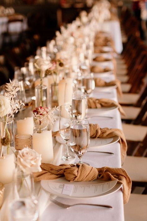 Neutral Wedding Colors Table Settings, White Brown Wedding Theme, White And Light Brown Wedding Theme, White And Terracotta Wedding Table, Minimalist Champagne Wedding, Boho Wedding Napkins, Neutral Tones Wedding Decor, Champagne And Neutral Wedding, Neutral Table Cloth