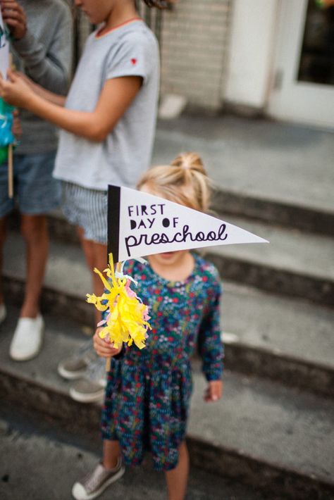 First Day Of School Pictures, Sign Photography, School Banners, Parenting Style, Maternity Photoshoot Outfits, Recipes Family, First Day School, School Banner, Men Store