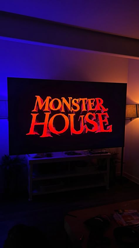 Halloween movie aesthetic Monster House Movie Night, Halloween Store Aesthetic, Monster House Aesthetic, Halloween Movies Aesthetic, Scary Movie Aesthetic, Halloween Movie Aesthetic, Monster House Movie, Horror Movie Aesthetic, Phoenix Aesthetic