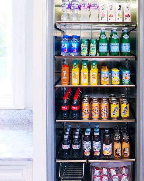 Well organized beverage fridge is stocked with an assortment of perfectly arrange refreshments. Drink Fridge Organization, Refrigerator Ideas, Drinks Fridge, Organization Aesthetic, Drink Fridge, Space Organization, Beverage Fridge, House Organisation, Beverage Center