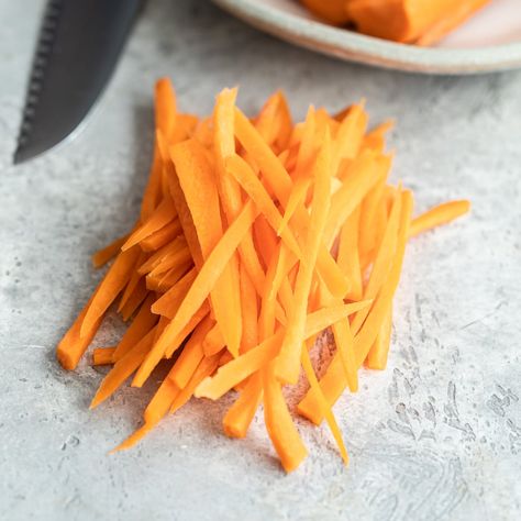 How to Julienne Carrots How To Julienne Carrots, Julienne Carrots, Crudite Platter, Food Shots, Vegetable Sticks, Julienned Carrots, Knife Skills, Quick Stir Fry, Copycat Restaurant Recipes