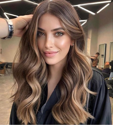 Black Hair With Blonde Highlights, Sunkissed Hair Brunette, Spring Hair Color Trends, Rambut Brunette, Honey Brown Hair, Brown Hair Looks, Brown Hair Inspo, Brunette Hair With Highlights, Vlasové Trendy