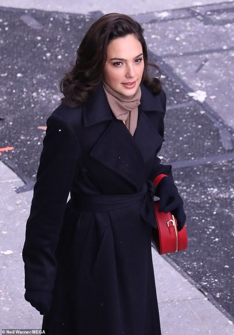 She's a Wonder-ful Woman! Gal Gadot wrapped up for chilly conditions as she filmed low-key scenes for superhero sequel Wonder Woman 1984 in London on Saturday Gal Gadot Ww84 Fashion, Gal Gadot Fashion, Wonderwoman 1984 Gal Gadot Outfits, Wonder Woman Fashion, Diana Wonder Woman Outfits, Wonder Woman Diana Outfits, Wonder Woman 1984 Outfits, Gal Gadot Wonder Woman Outfits, Gal Gadot Outfits