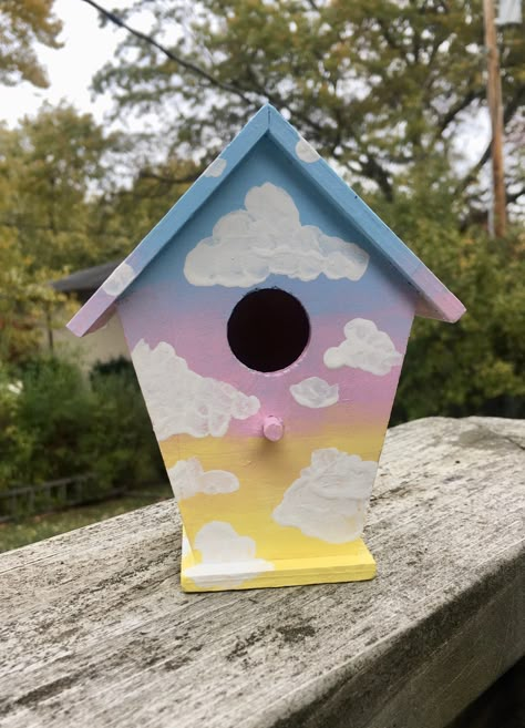 Simple Birdhouse Painting Ideas, Birdhouse Ideas Painted, Bird Houses Painted Easy, Bird House Ideas Painted, Easy Bird House Painting Ideas, Bird House Painting Ideas Simple, Painted Bird Houses Ideas Simple, Bird Houses Diy Painted, Cute Birdhouse Painting Ideas