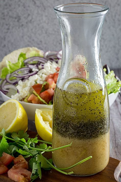 Greek Salad Dressing Greek Salad Dressing Recipe, Healthy Dressing Recipes, Best Greek Salad, Salad Dressing Recipes Healthy, Greek Dressing, Greek Salad Dressing, Resep Salad, Salad Dressing Recipes Homemade, Dried Basil