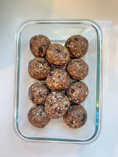 Sami Clarke Recipes, Form Sami Clarke, No Bake Balls, Sami Clarke, Healthy Balls, Protein Balls Healthy, Healthy No Bake, Action Board, Collagen Protein Powder