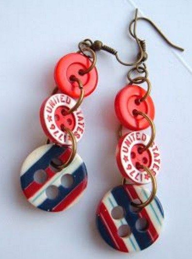 Clothes Buttons Recycled Into Earrings Jewellery Homemade, Prince Jewellery, Women Converse, Diy Jewelry To Sell, Jewellery Shops, Converse Outfit, Converse Outfits, Patriotic Jewelry, Diy Jewelry Holder